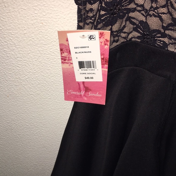 Dress - Picture 5 of 5